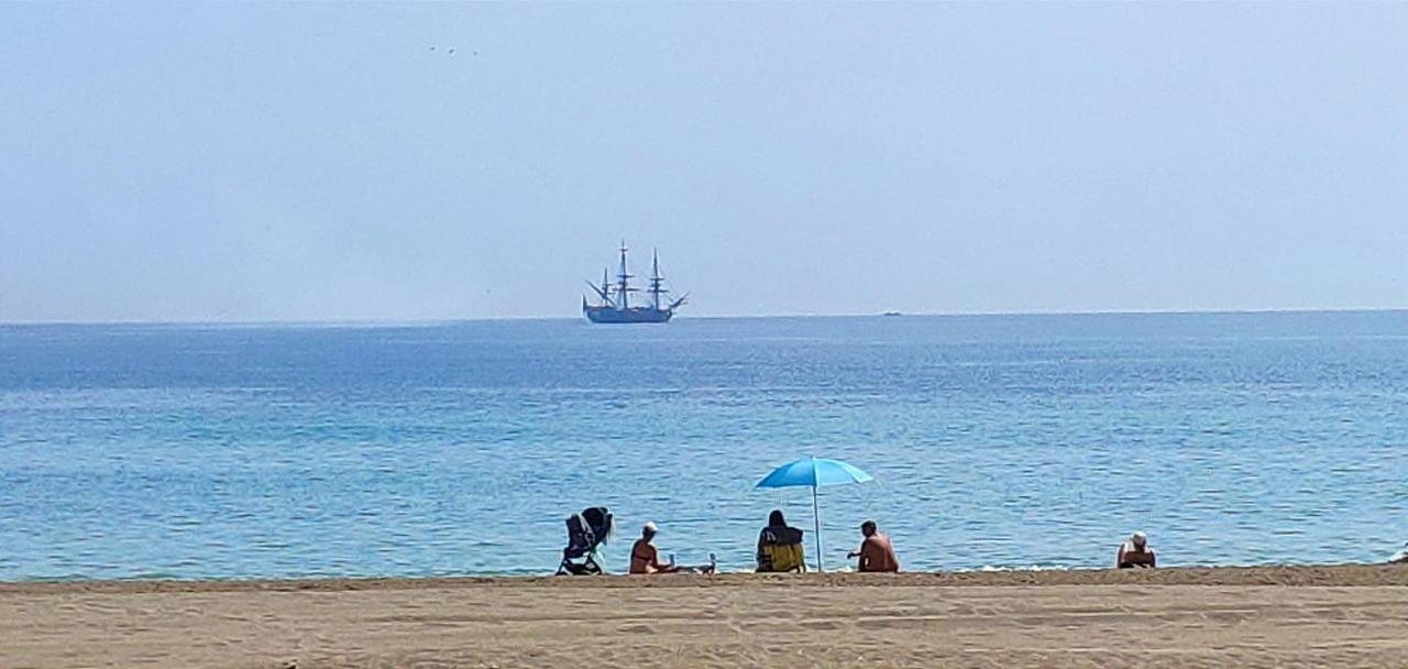 On The Beach! Frente Al Paseo Maritimo, Parking Y Piscina Μάλαγα Εξωτερικό φωτογραφία